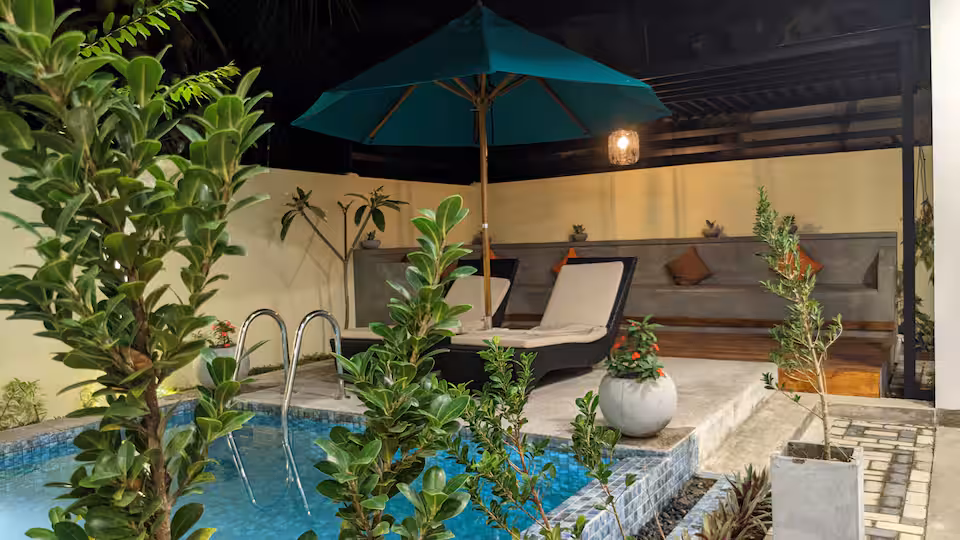 Mayon Beach Villa Outdoor lounge with garden 15